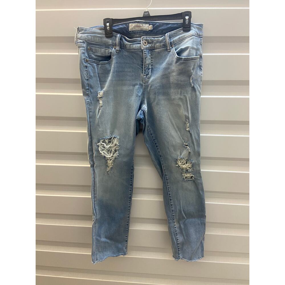 Torrid distressed cropped boyfriend jeans size 16